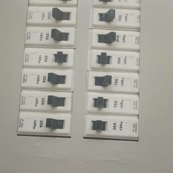 6 Way 18 Pole SPN Distribution Board with 100A DP Main Isolator & Factory Installed MCBs