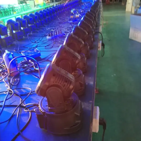 7×10W 4-in-1 RGBW LED Wash Moving Head Light for DJs & Events