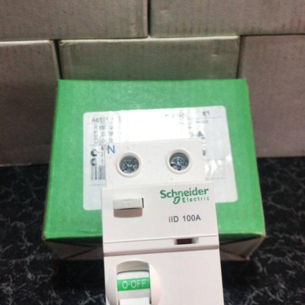 Schneider 2 Pole Circuit Breaker – Reliable Electrical Protection Ghana