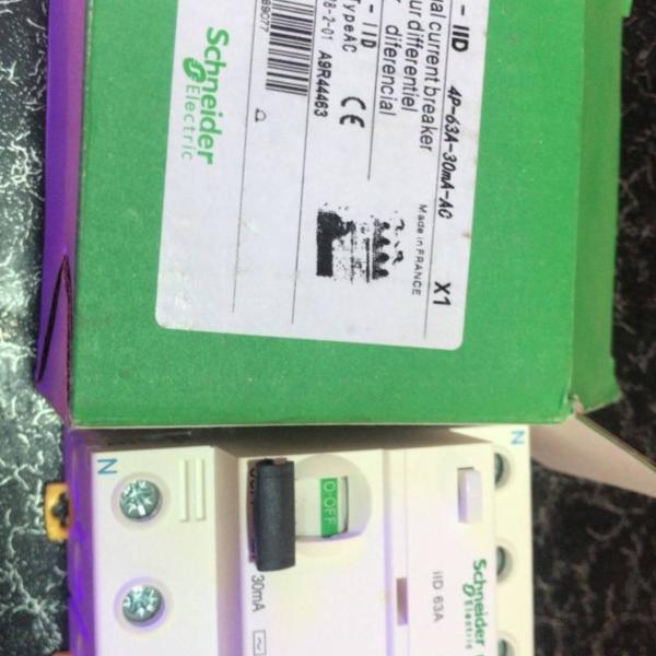 Schneider 4 Pole Circuit Breaker – Heavy Duty Power Protection Ghana