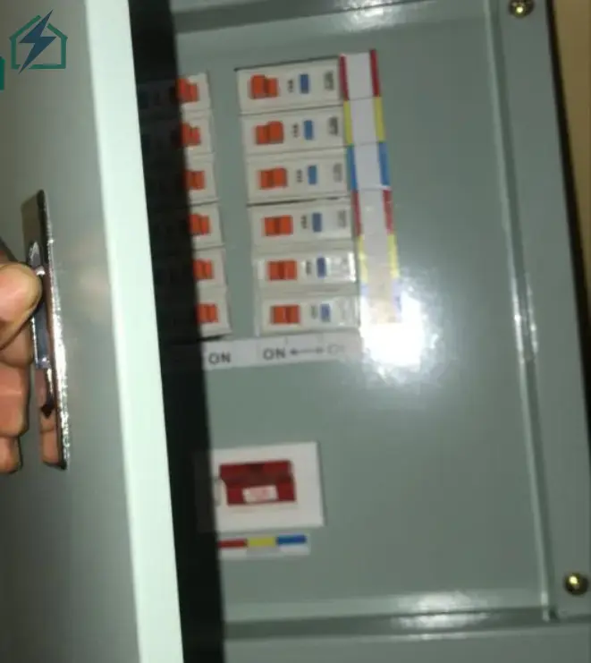 6 Way 3 Phase TPN Distribution Box – Electrical Panel Board Ghana (1)
