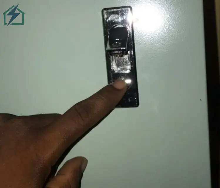 6 Way 3 Phase TPN Distribution Box – Electrical Panel Board Ghana (3)