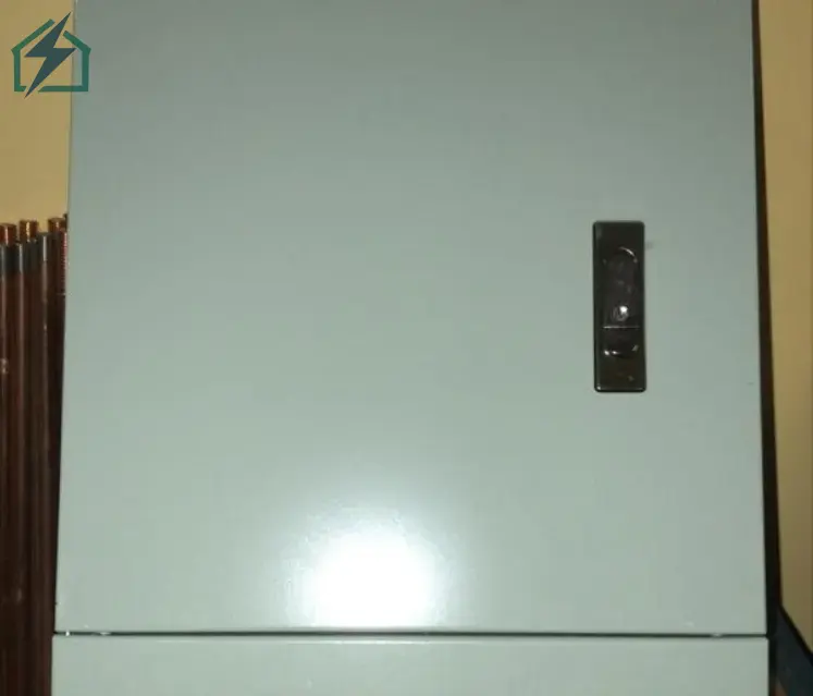 6 Way 3 Phase TPN Distribution Box – Electrical Panel Board Ghana (5)