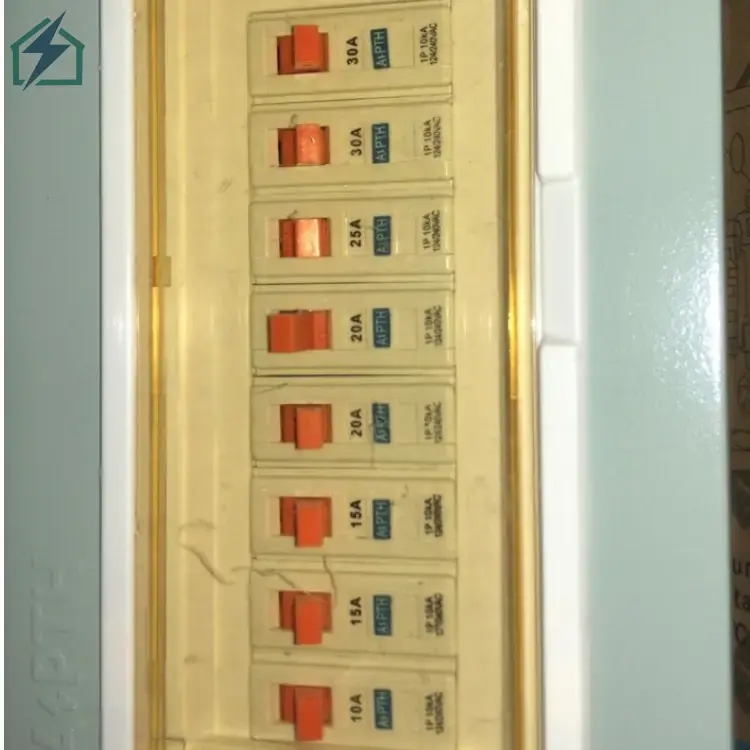 8 Way SPN Distribution Box – Electrical Panel Board Ghana (2)