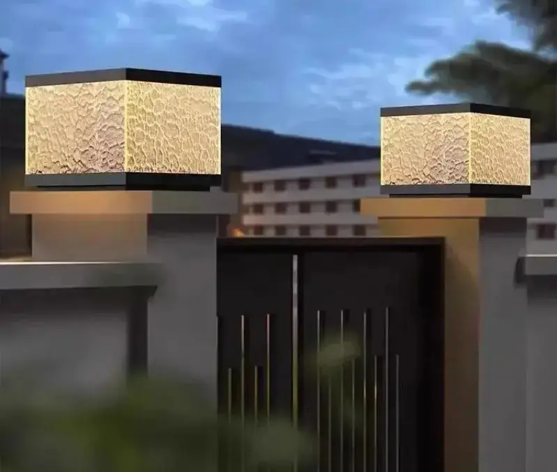 Outdoor Modern Solar LED Gate Pillar Light – Waterproof IP65 for Homes & Offices in Ghana (1)