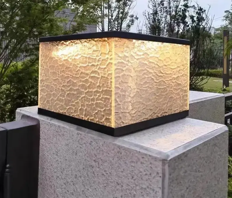 Outdoor Modern Solar LED Gate Pillar Light – Waterproof IP65 for Homes & Offices in Ghana (6)