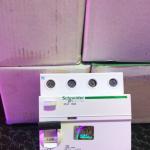 Schneider 4-Pole Circuit Breaker – High Capacity Load Protection Ghana