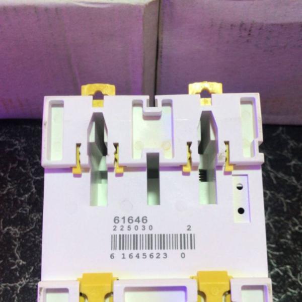 Schneider 4-Pole Circuit Breaker – High Capacity Load Protection Ghana