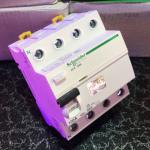 Schneider 4-Pole Circuit Breaker – High Capacity Load Protection Ghana