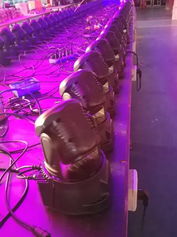 7×10W 4-in-1 RGBW LED Wash Moving Head Light for DJs & Events Ghana (5)